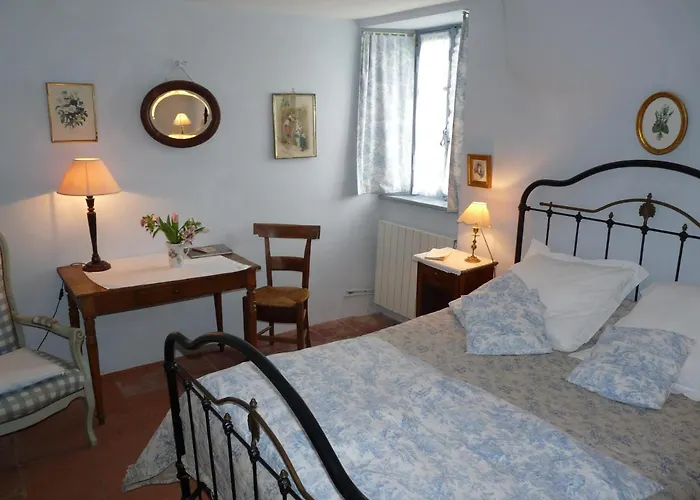 D'hotes Les Pesques Bed & Breakfast 3*